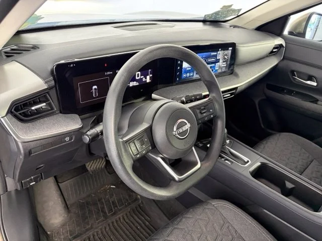Used 2025 Brown Nissan SV image 16