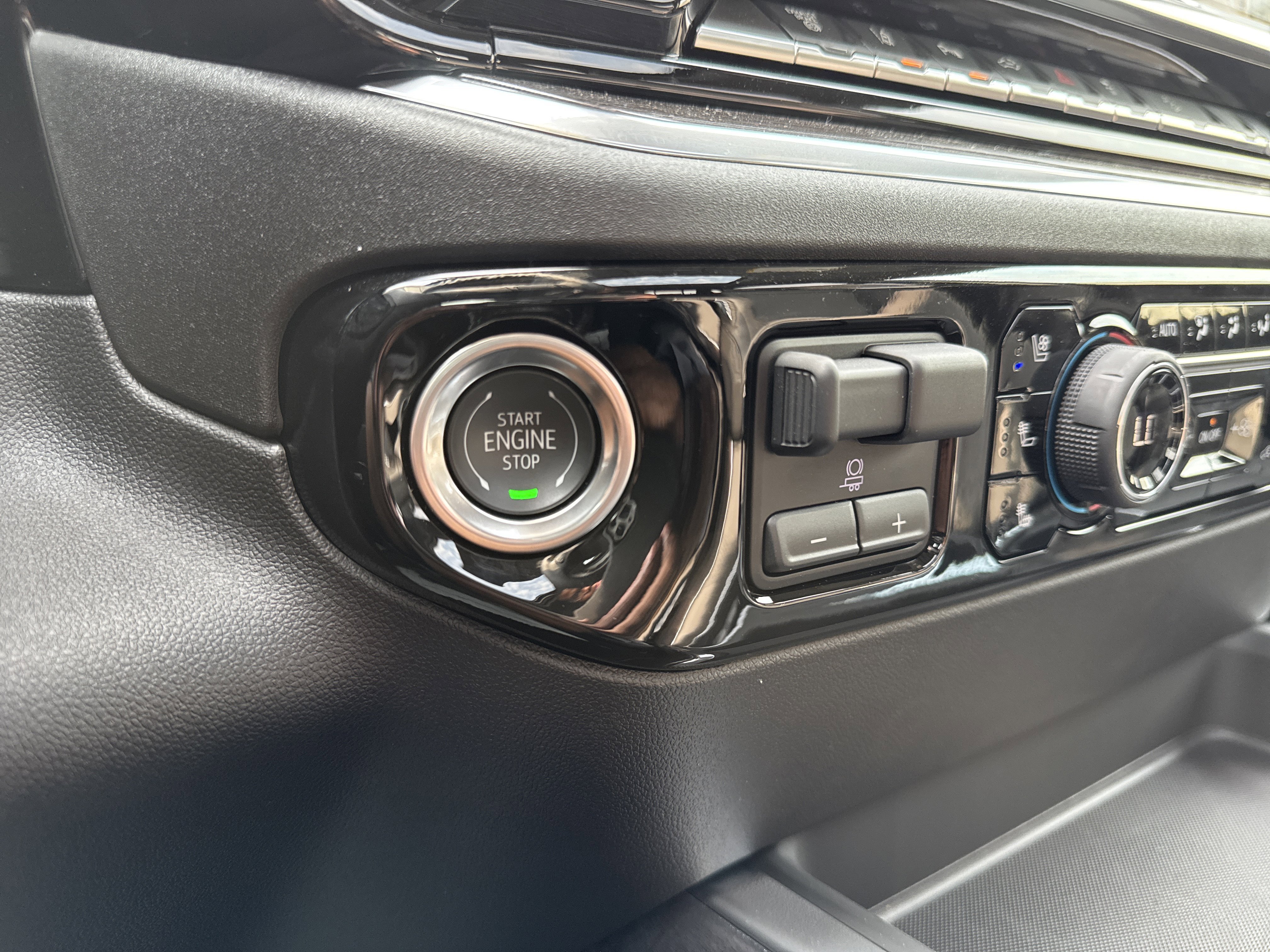 2025 Chevrolet Silverado 2500 HD LTZ - Photo 23