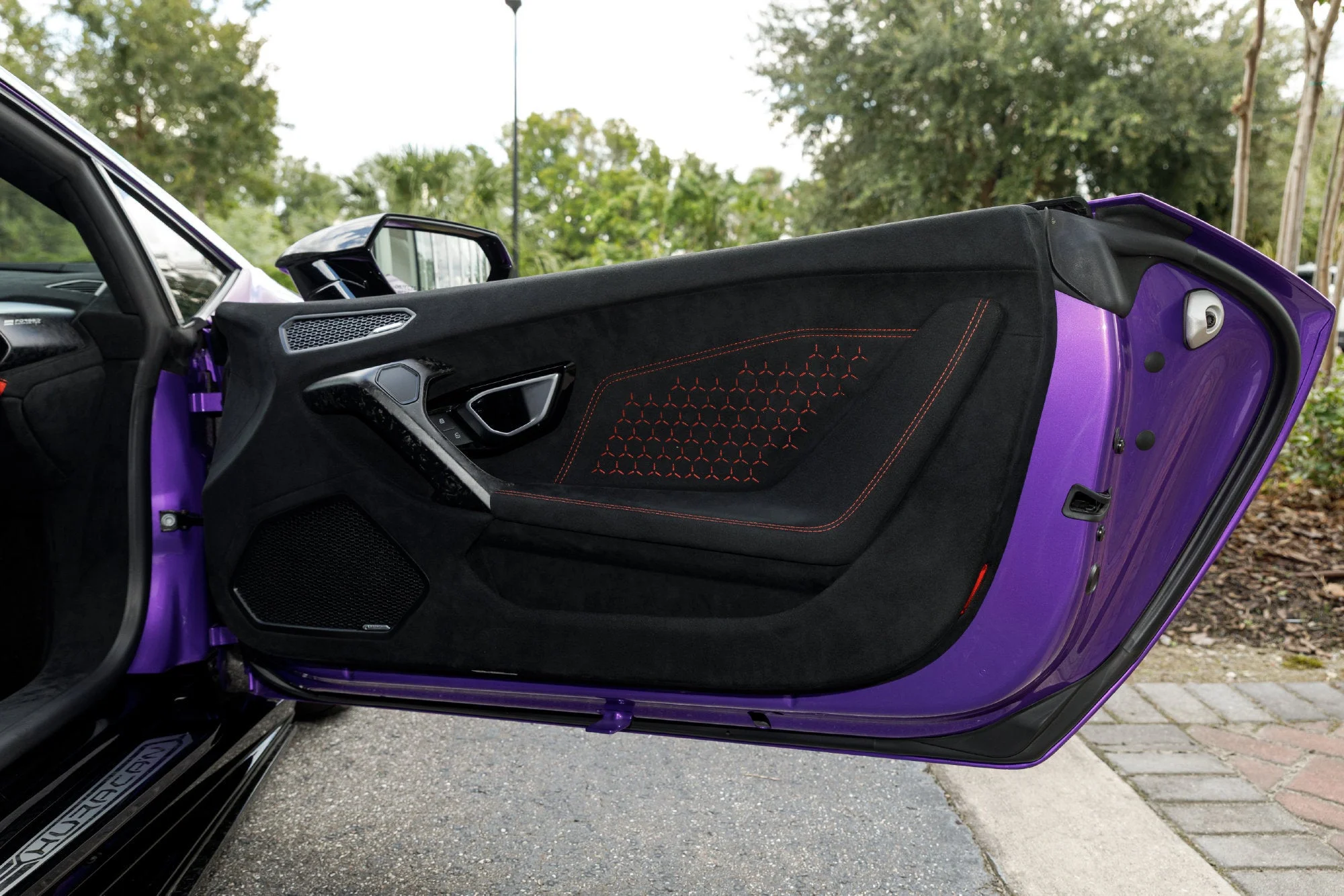 Used 2018  Lamborghini Performante image 39