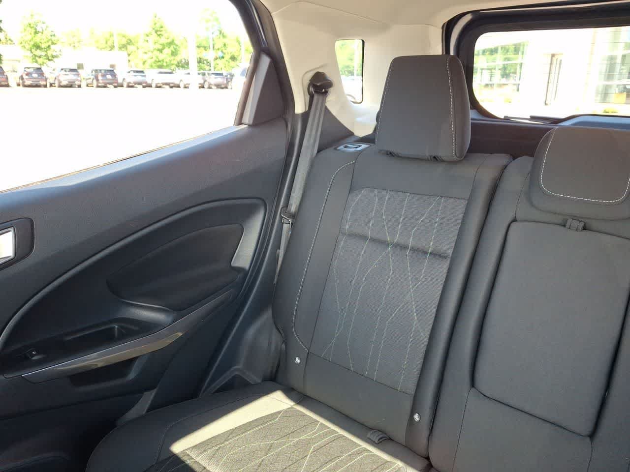 Used 2022 Blue Metallic Ford SE image 12