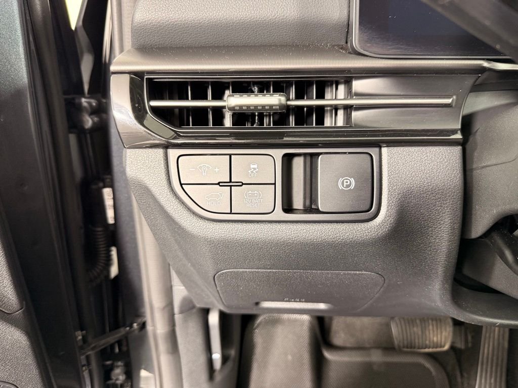 Used 2026 Gravity Gray Kia EX image 25