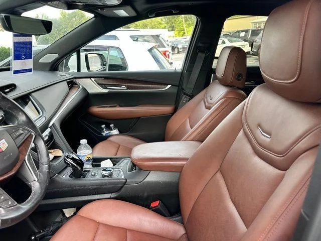 Used 2025 White Cadillac Premium Luxury image 27