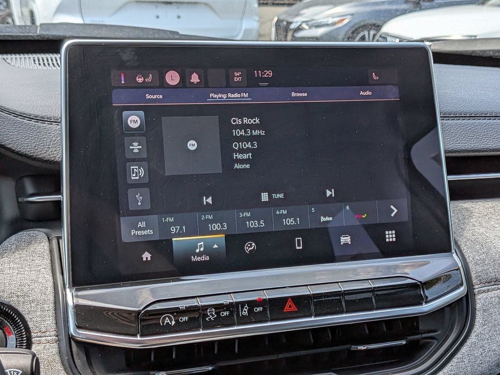 Used 2022 White Jeep Latitude Lux image 17