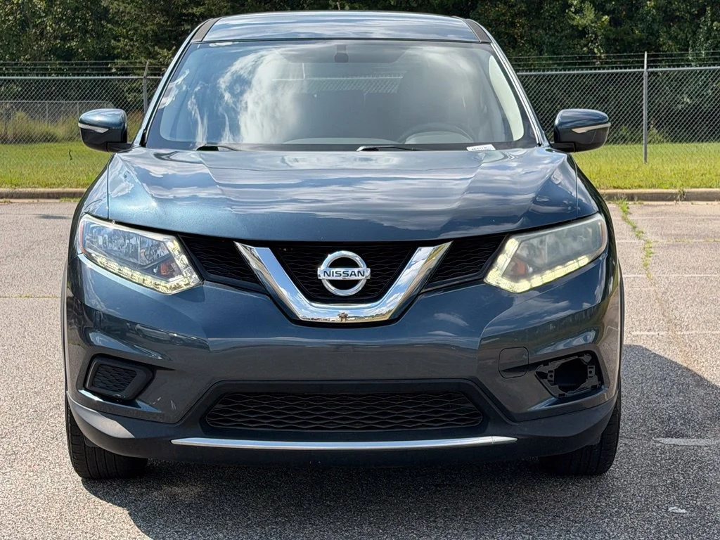 Used 2014 Blue Nissan S image 31