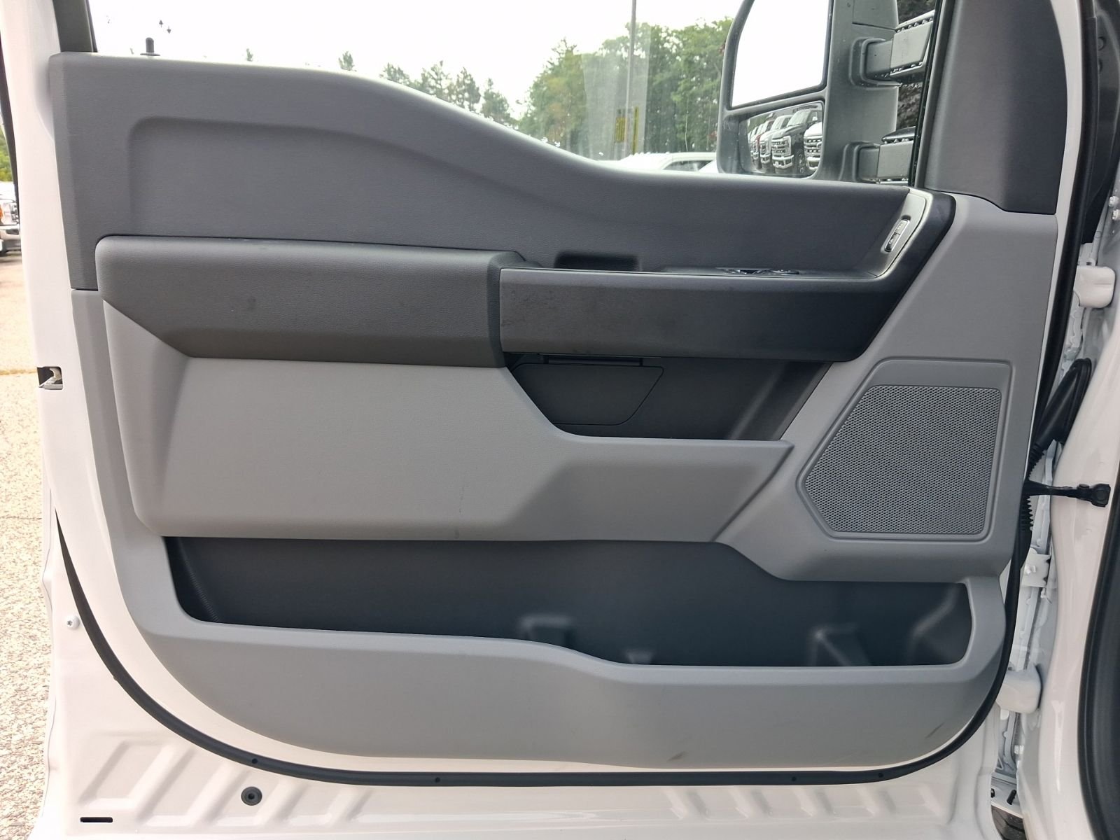 New 2026 Oxford White Ford F-250® XL image 10
