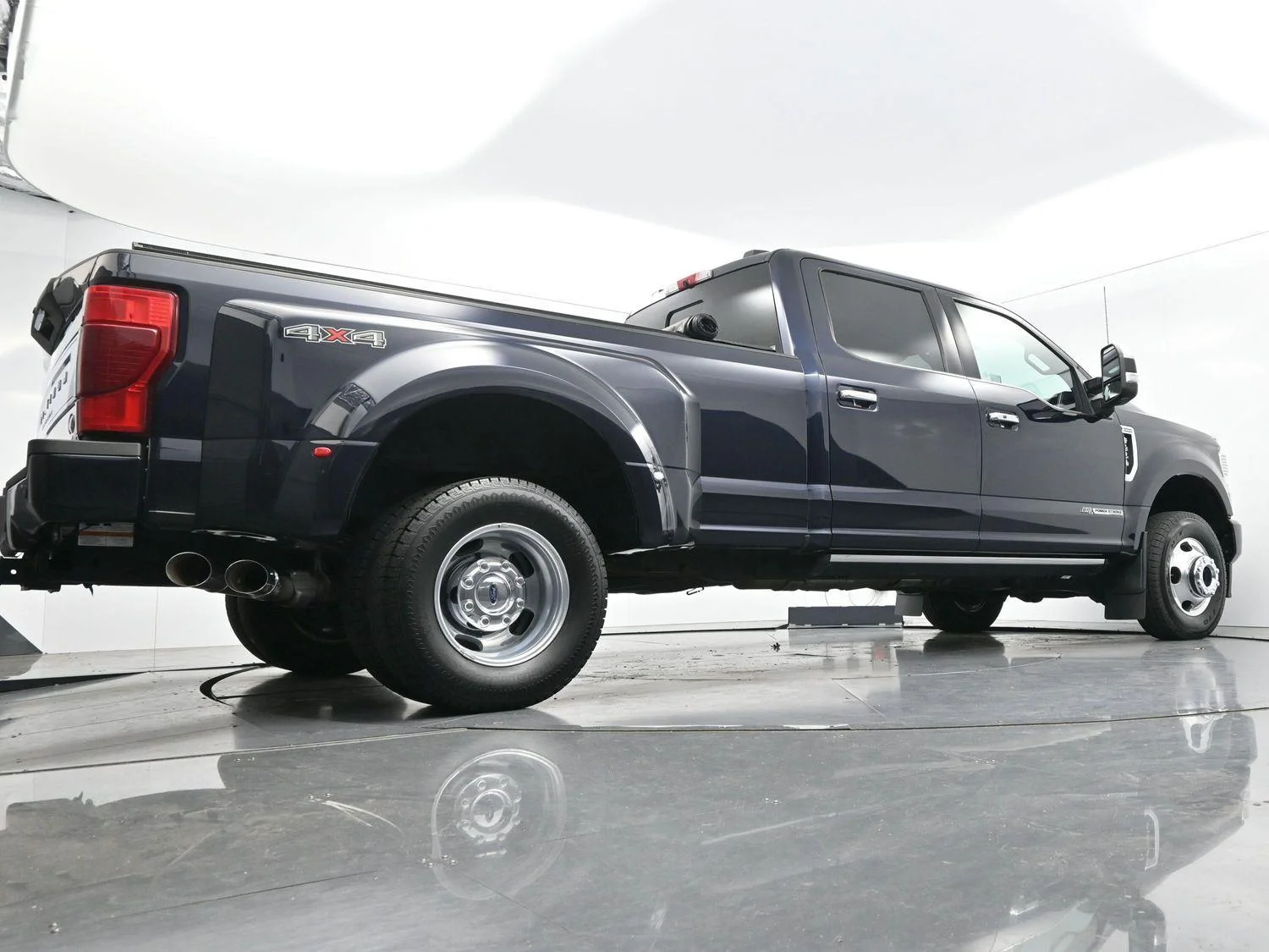 Used 2022 Antimatter Blue Metallic Ford Platinum image 57