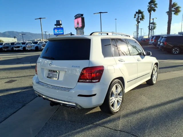 Used 2015 White Mercedes-Benz 4MATIC® image 4