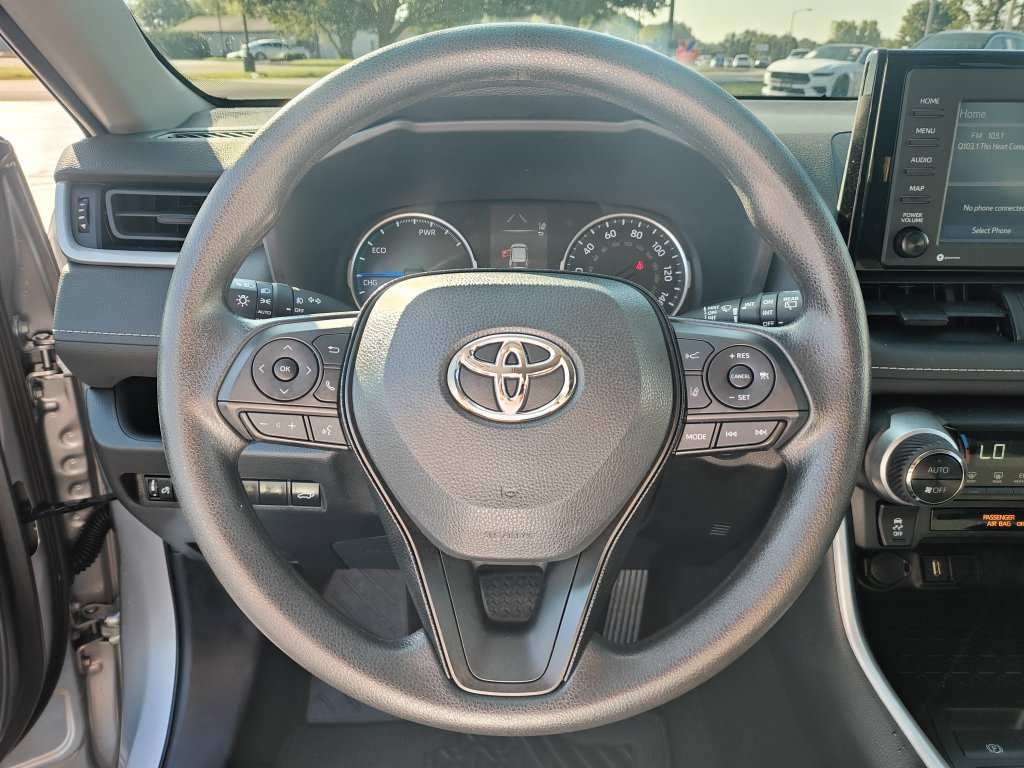 Used 2021 Silver Toyota XLE image 17