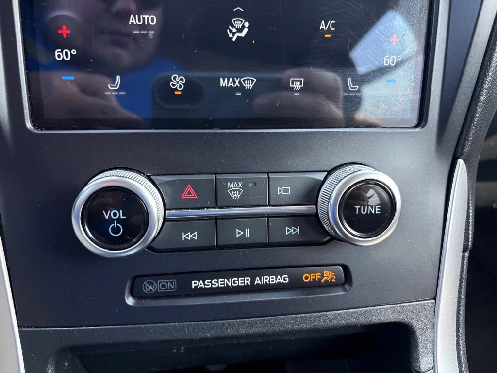 Used 2024 Oxford White Ford SEL image 20