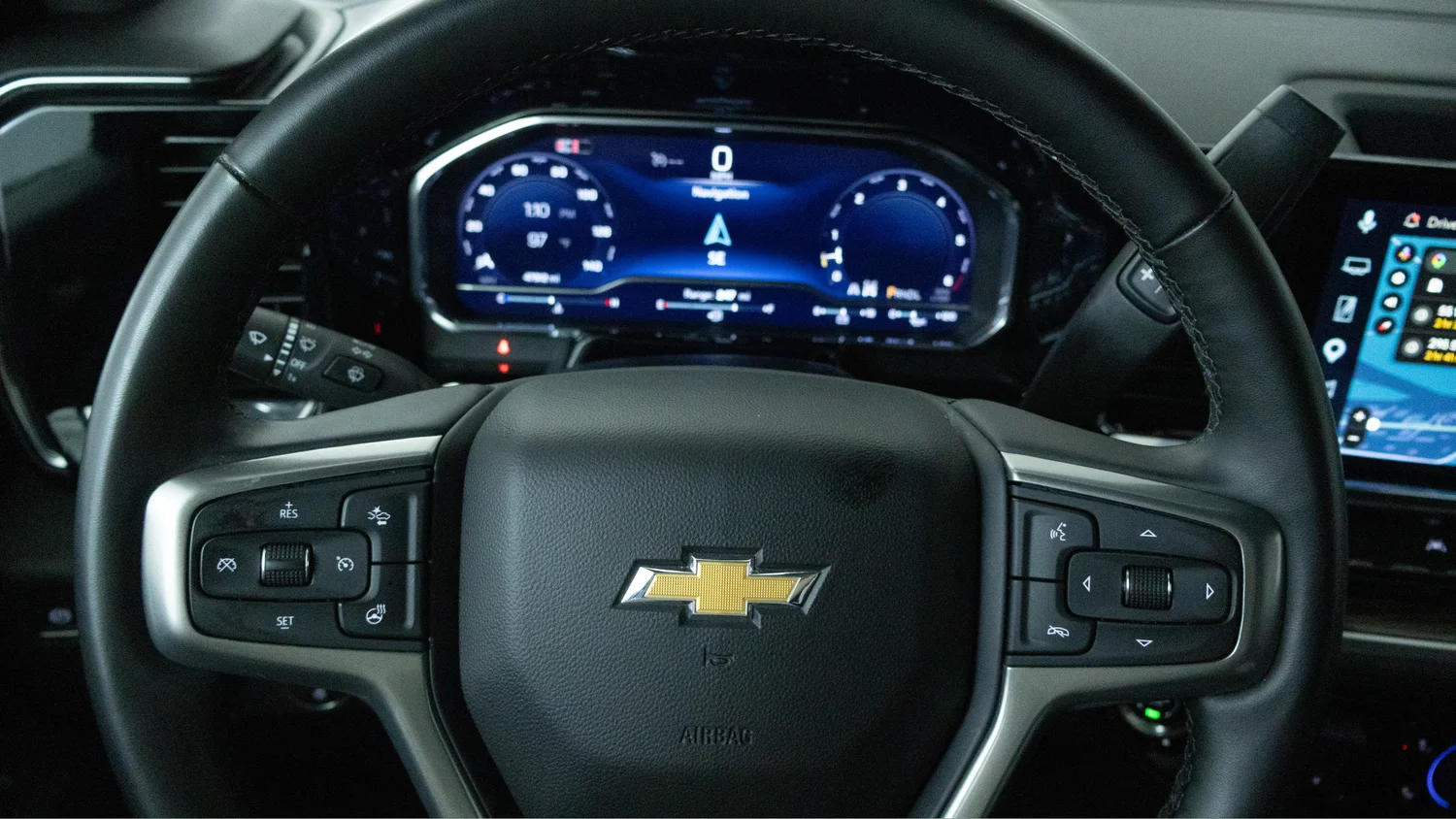 Used 2025 White Chevrolet LT image 16