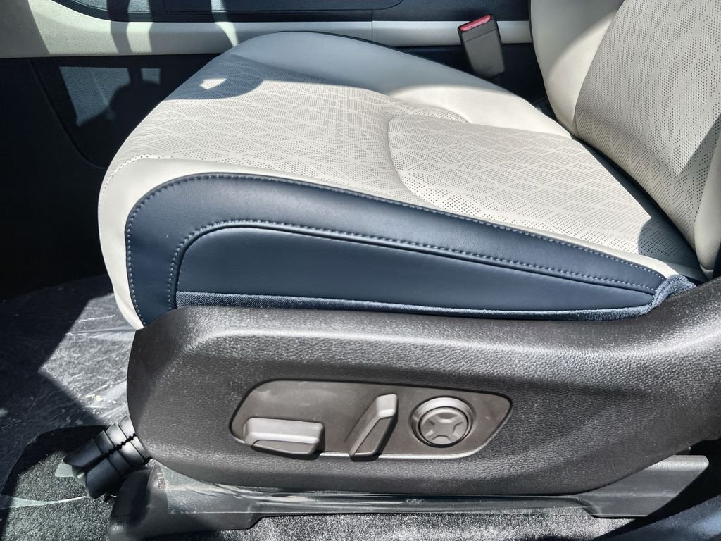 New 2026 White Kia EX image 12