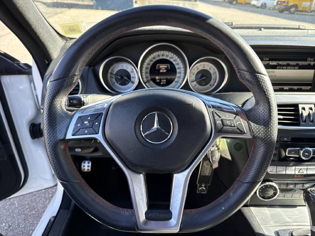 Used 2013  Mercedes-Benz C 300 image 3