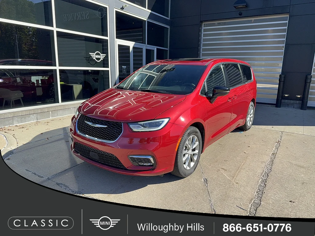 Used 2026 Red Hot Pearl Coat Chrysler Limited image 1