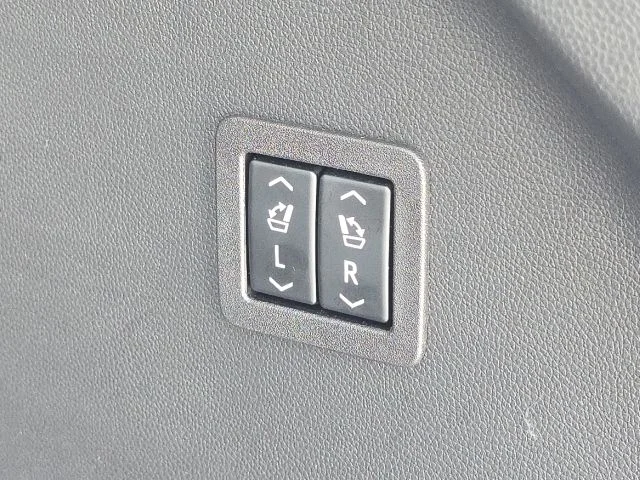 Used 2023 Green Buick Avenir image 13