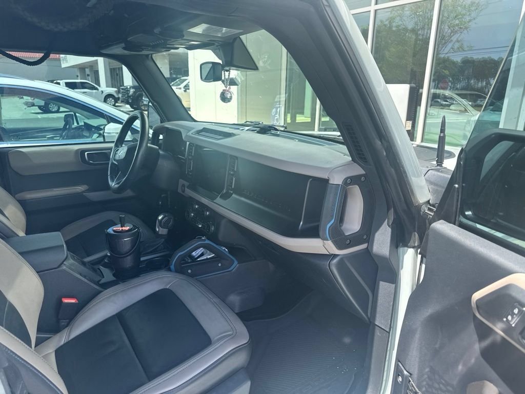 Used 2022 Green Ford Wildtrak image 4