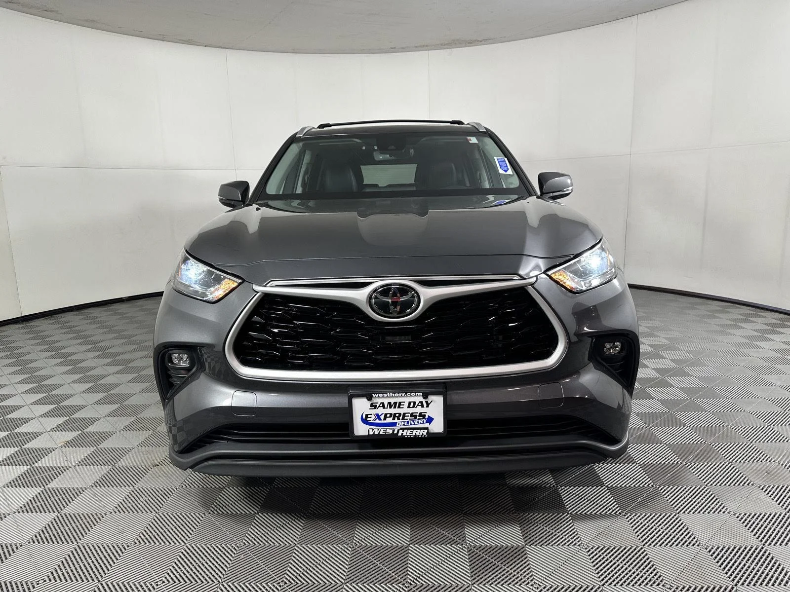 Used 2023 Magnetic Gray Metallic Toyota XLE image 22