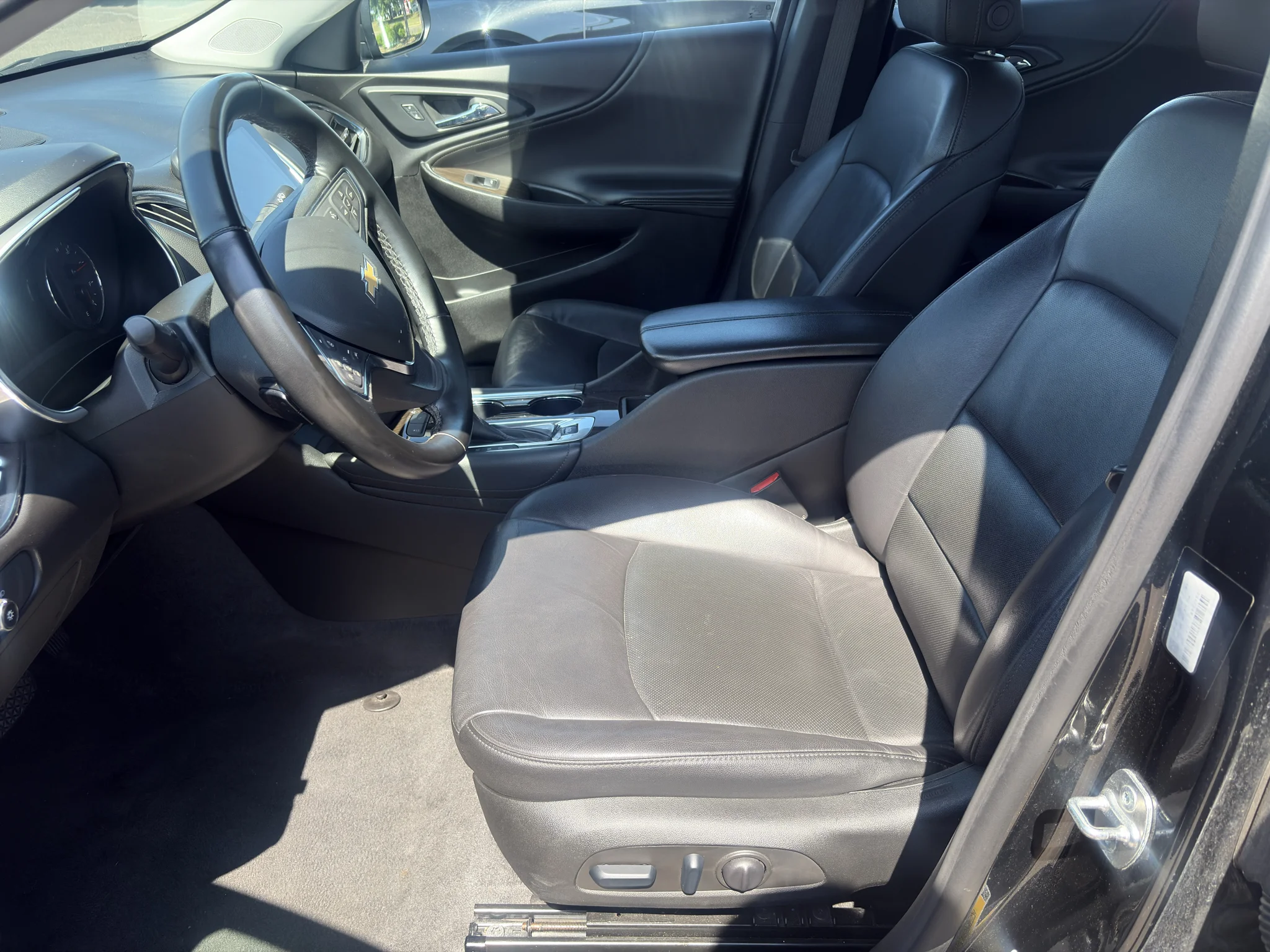 Used 2024 Mosaic Black Metallic Chevrolet LT image 10