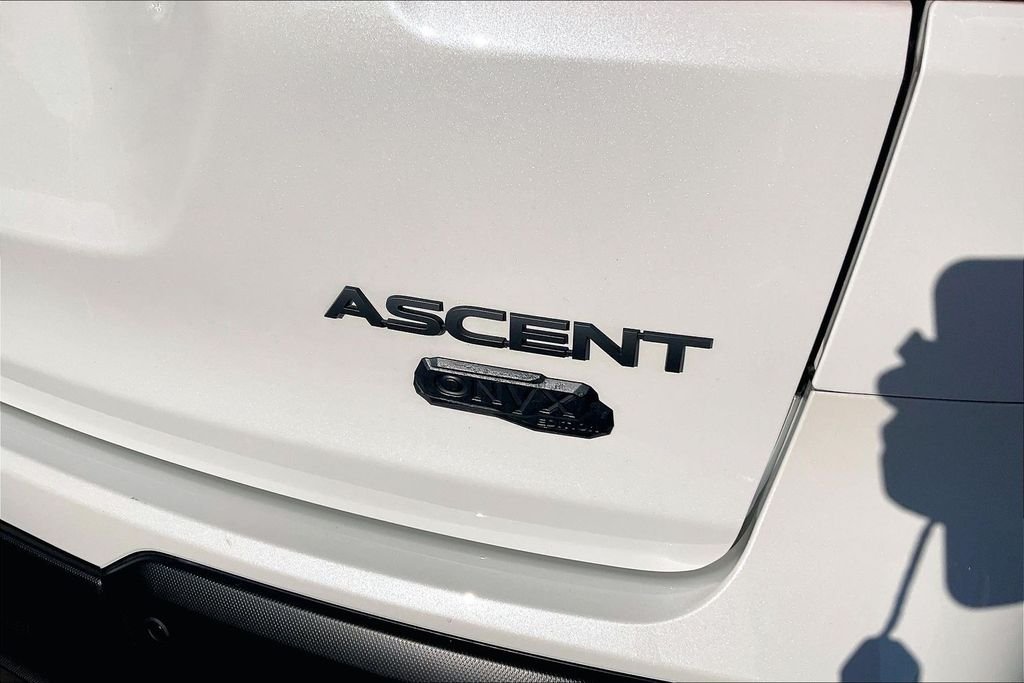Used 2025 White Subaru Onyx Edition image 32