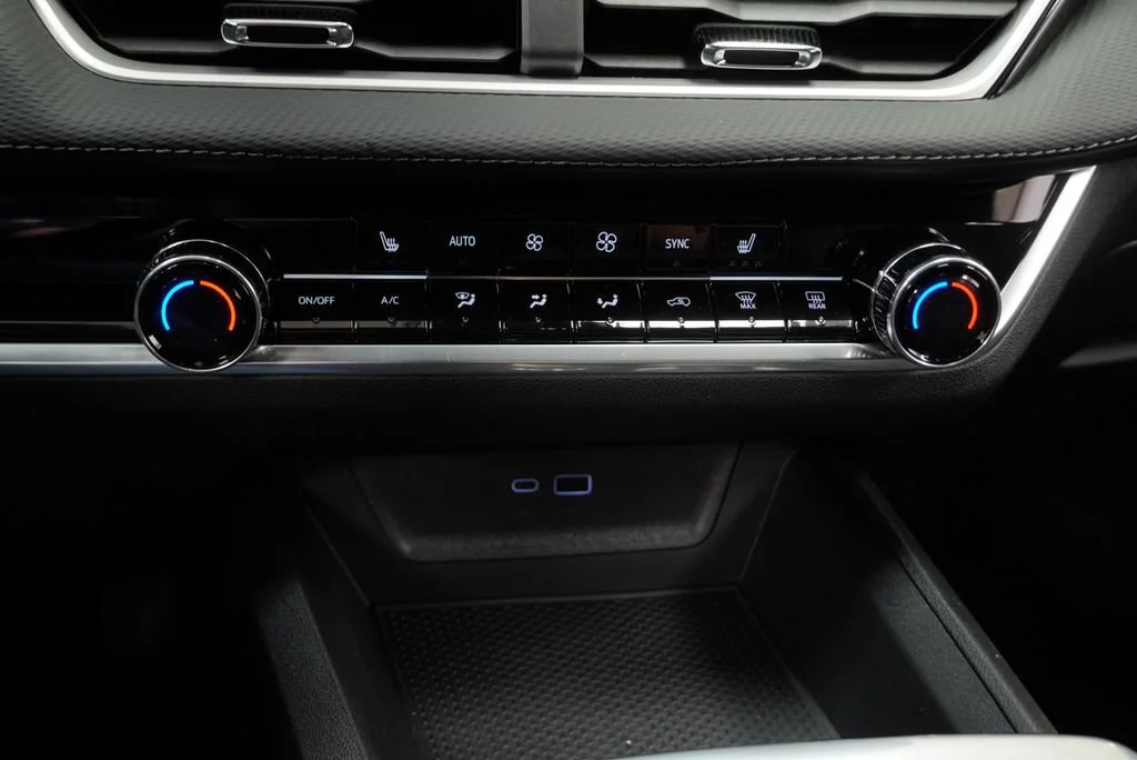 2027 Chevrolet Equinox LT - Photo 17
