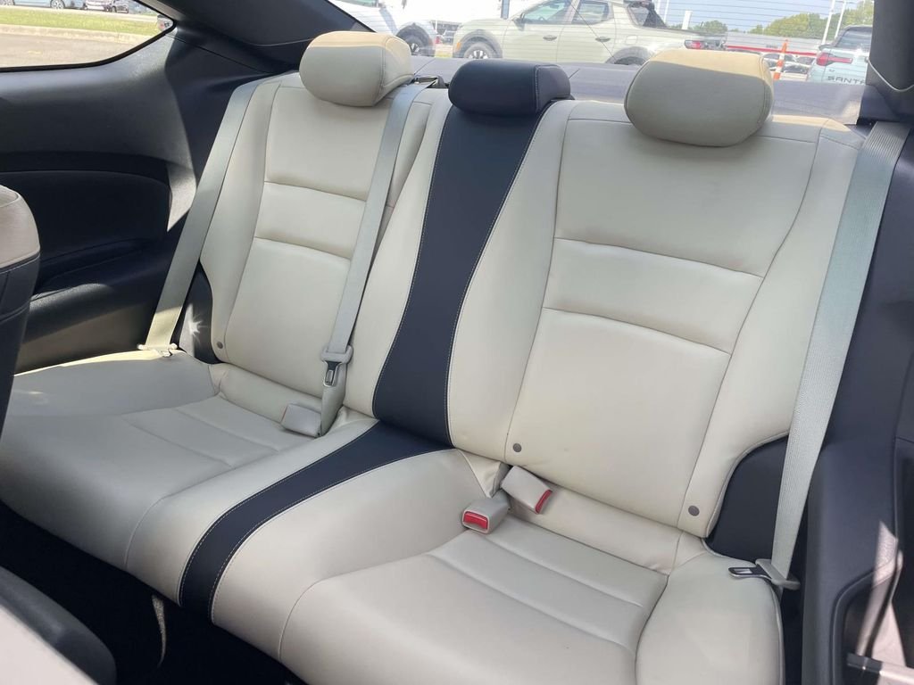 Used 2017 Black Honda EX-L image 14