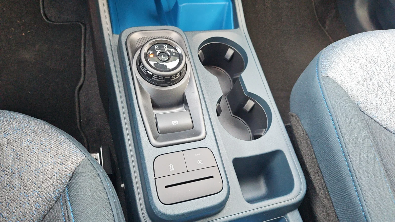 New 2026 Azure Gray Metallic Tri-Coat Ford XLT FWD image 15