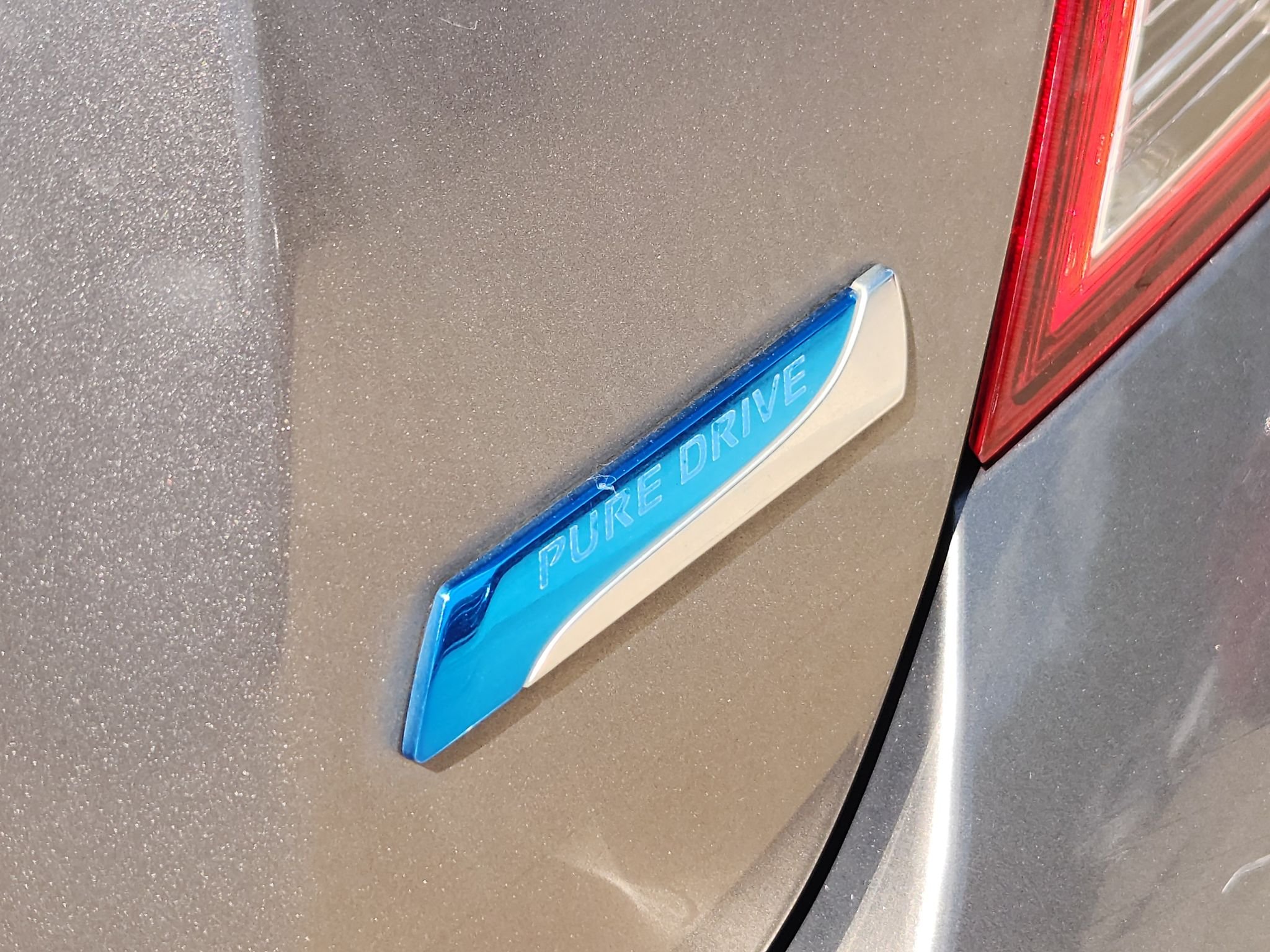Used 2014 Titanium Nissan SV image 12