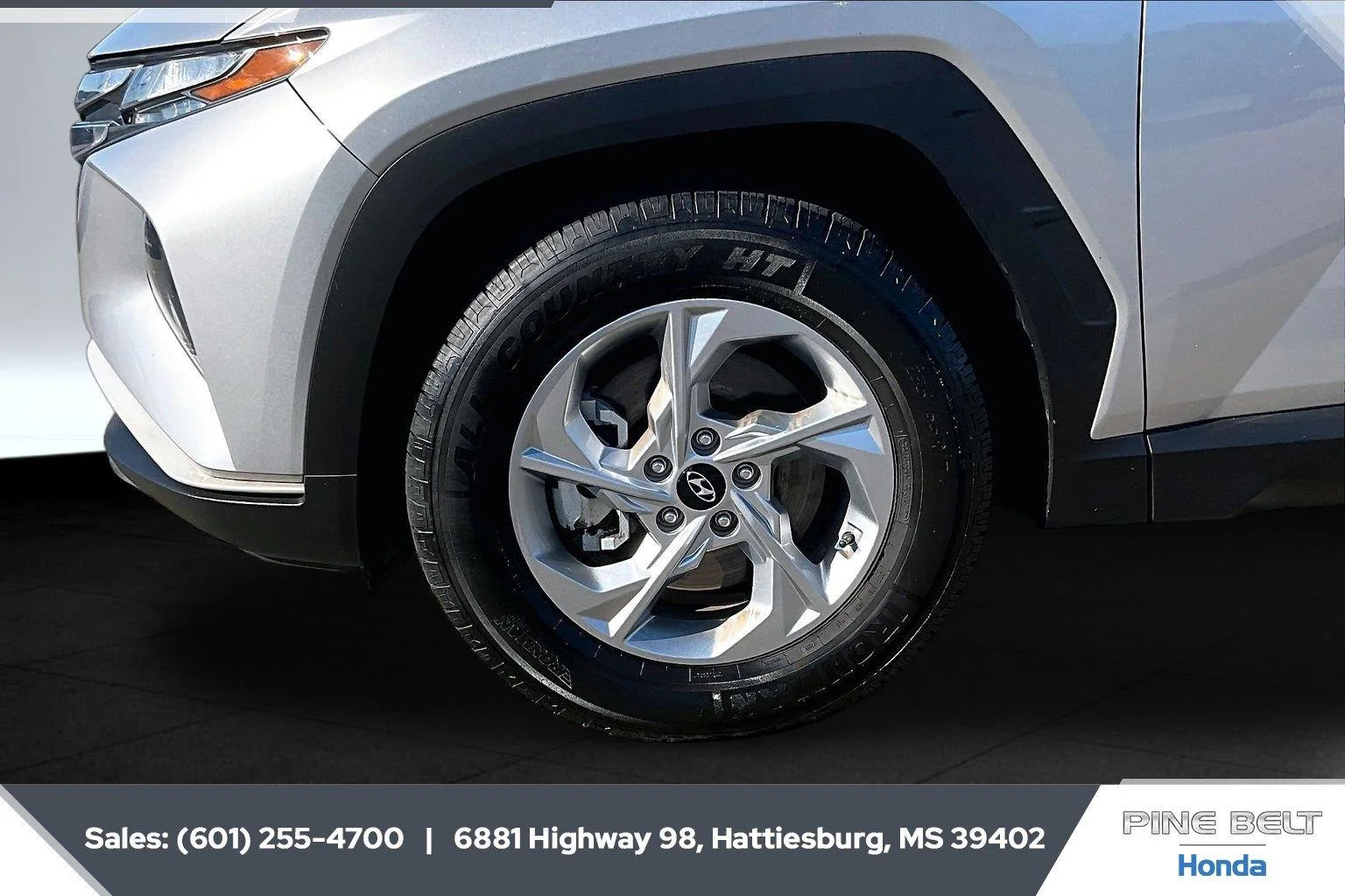 Used 2024 Shimmering Silver Hyundai SEL image 7