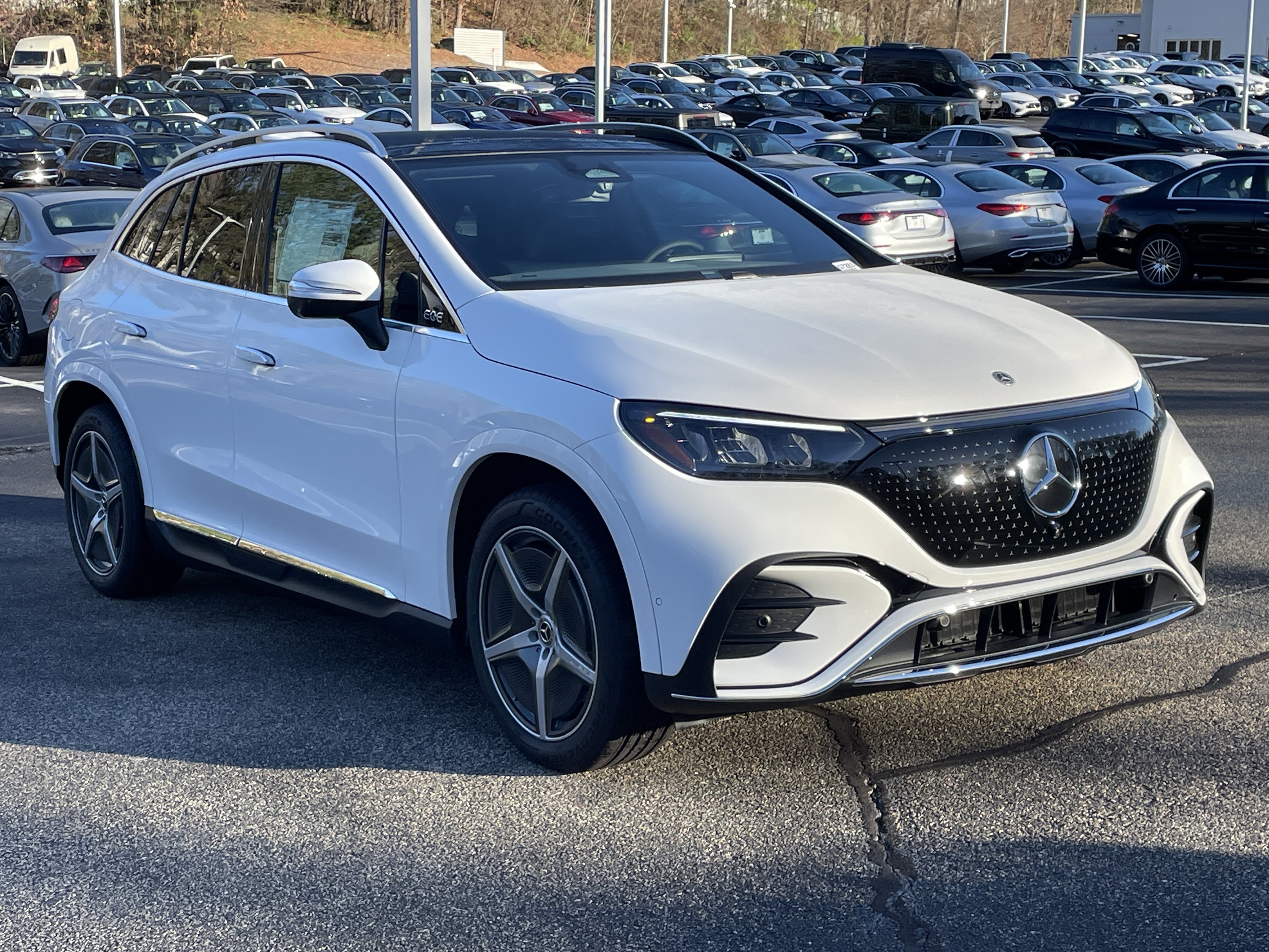 New 2026 Polar White Mercedes-Benz EQE 320 4MATIC® SUV image 4