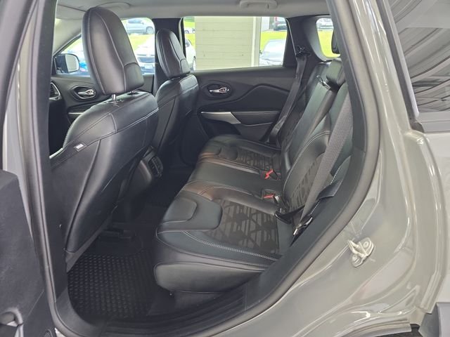 Used 2022 Gray Jeep X image 10