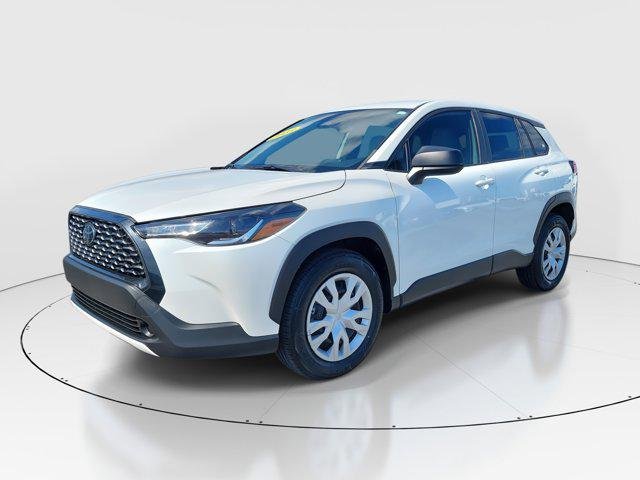 Certified Used 2023 WIND CHILL PEARL Toyota  image 3