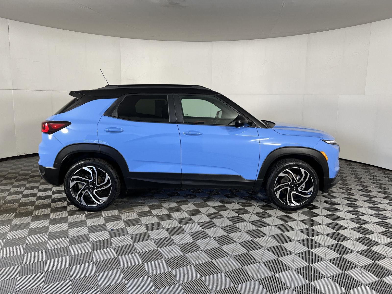 Used 2024 Fountain Blue Chevrolet RS image 37