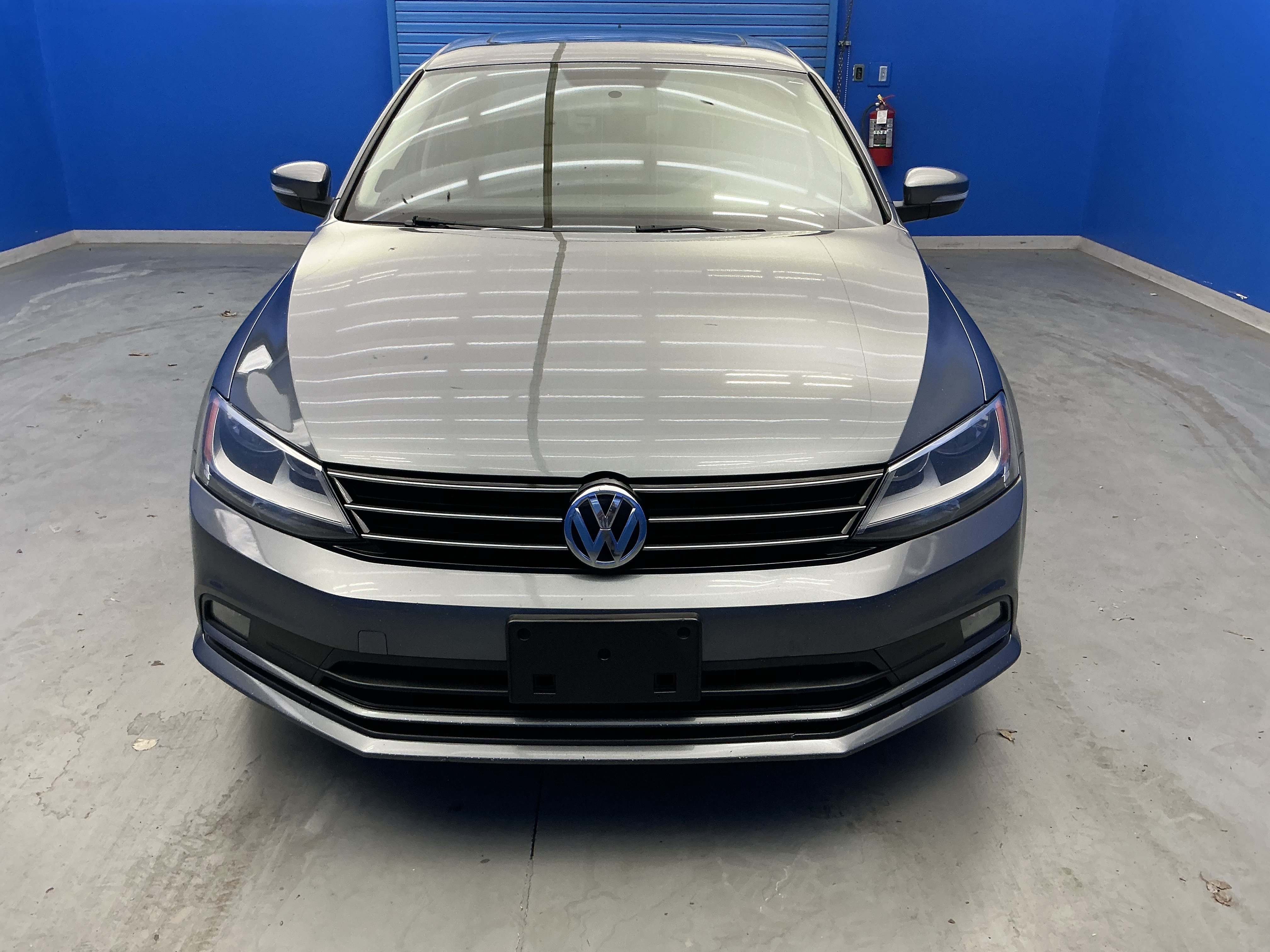 Used 2015 Gray Volkswagen 2.0L TDI SEL image 3
