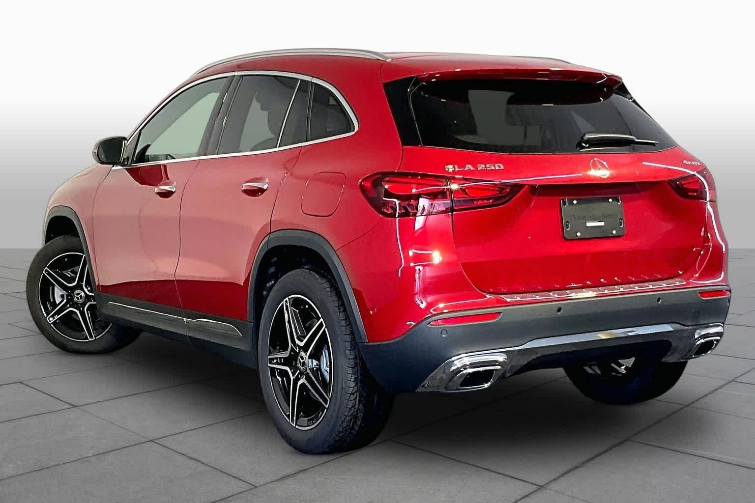 New 2026 MANUFAKTUR Patagonia Red Metallic Mercedes-Benz GLA 250 image 3