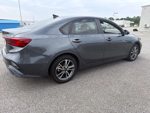 Used 2022 Gray Kia LXS image 3