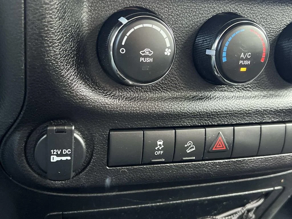 Used 2017 Gray Jeep Sport 4x4 image 22