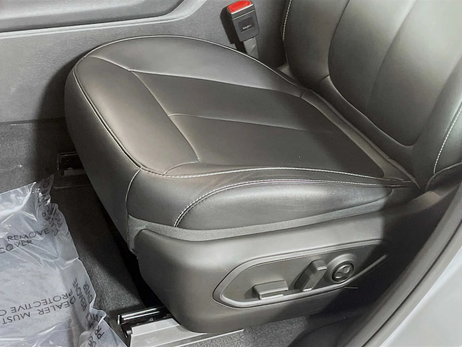 Used 2025 Silver Zynith Jeep Limited image 17