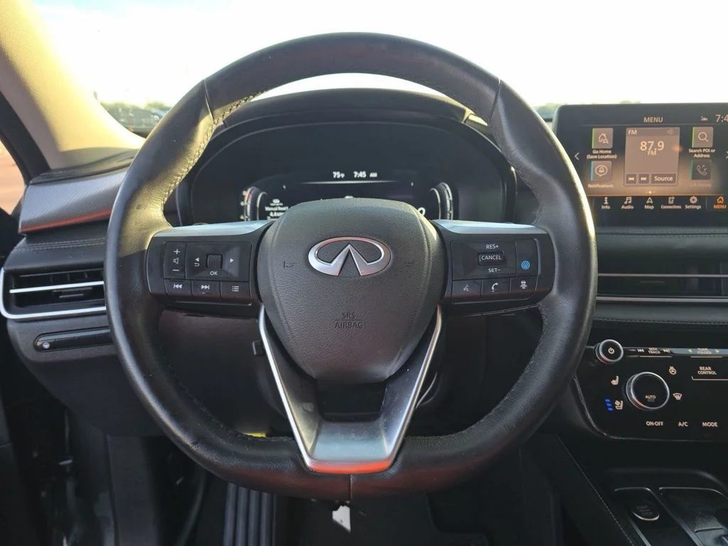 Certified Used 2024 Graphite Shadow INFINITI LUXE image 6