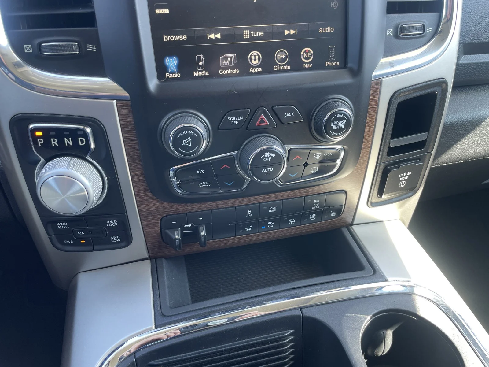 Used 2016 Pearl White Ram Laramie image 22
