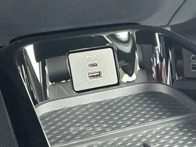 New 2026 Black Ford Select image 22