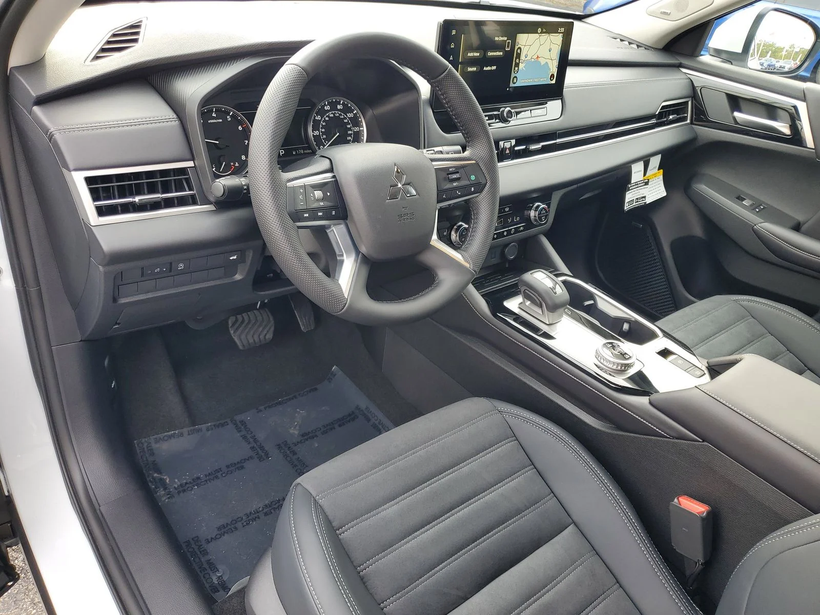 New 2026 White Mitsubishi SE image 6