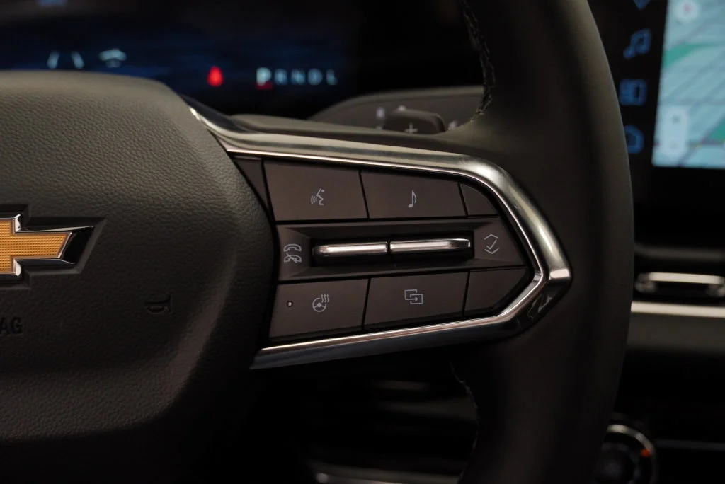 New 2027 Sterling Gray Metallic Chevrolet LT image 21