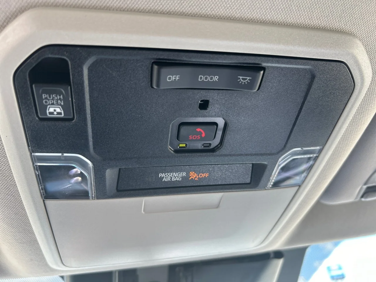 Used 2023 White Toyota SR5 image 15