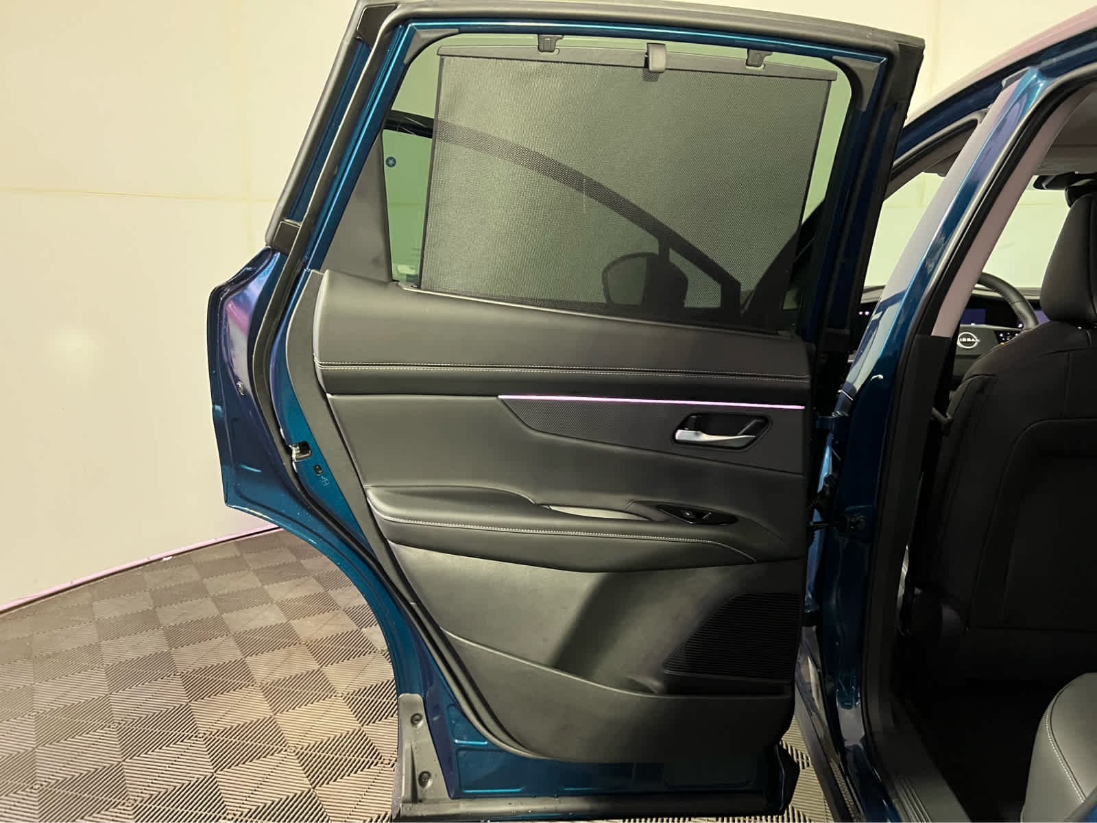 New 2026 Aurora Blue Pearl Metallic / Super Black Two-tone Nissan Platinum image 17