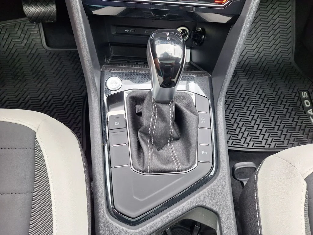New 2026 Black Volkswagen 1.5T SE image 16