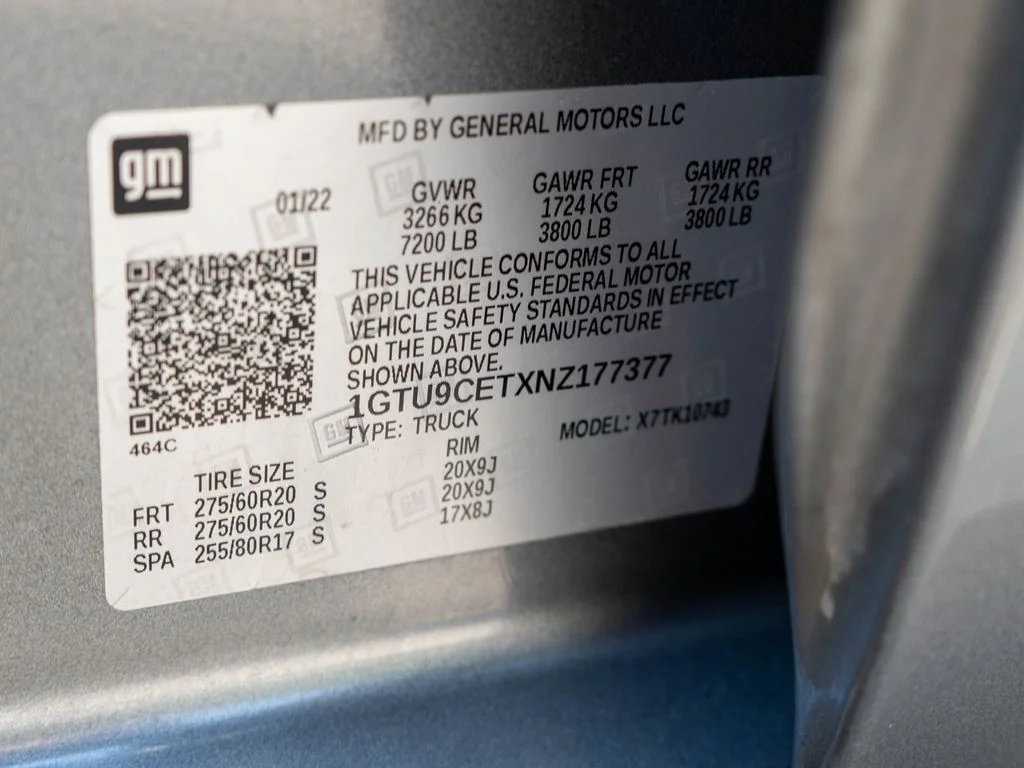 Used 2022 Gray GMC Elevation image 39