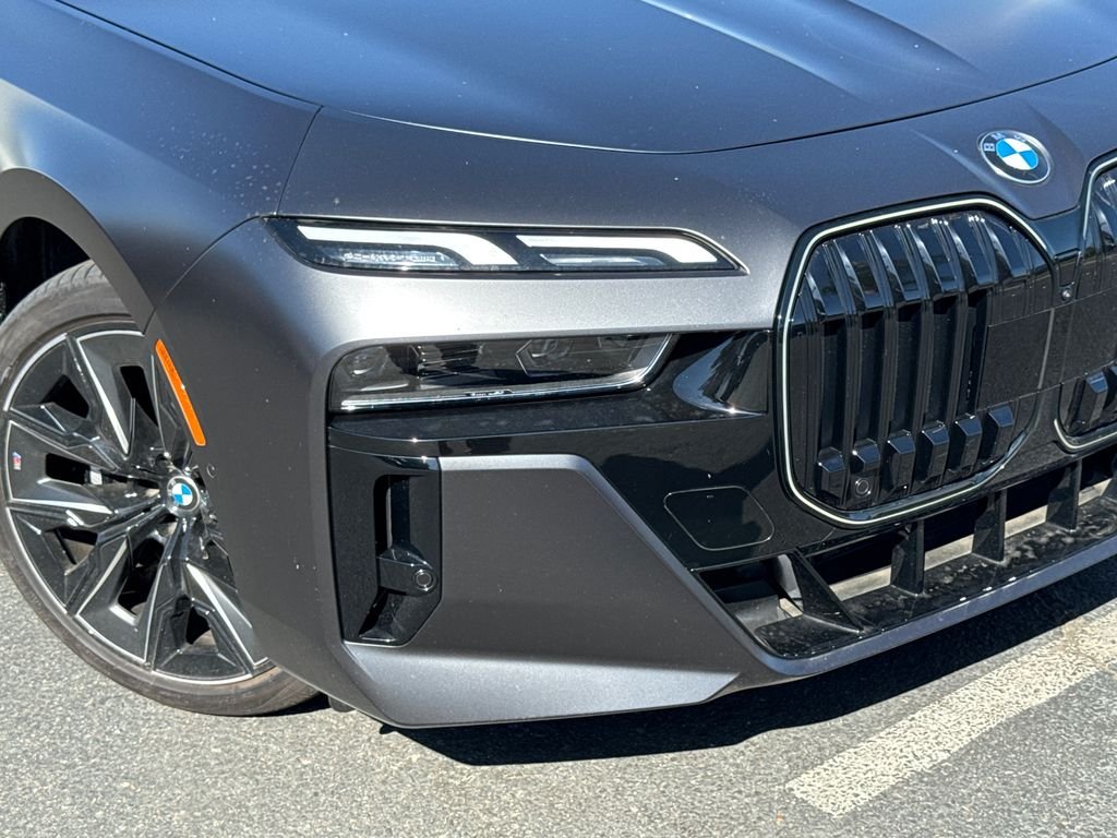 2026 BMW 7 Series 740i - Photo 6