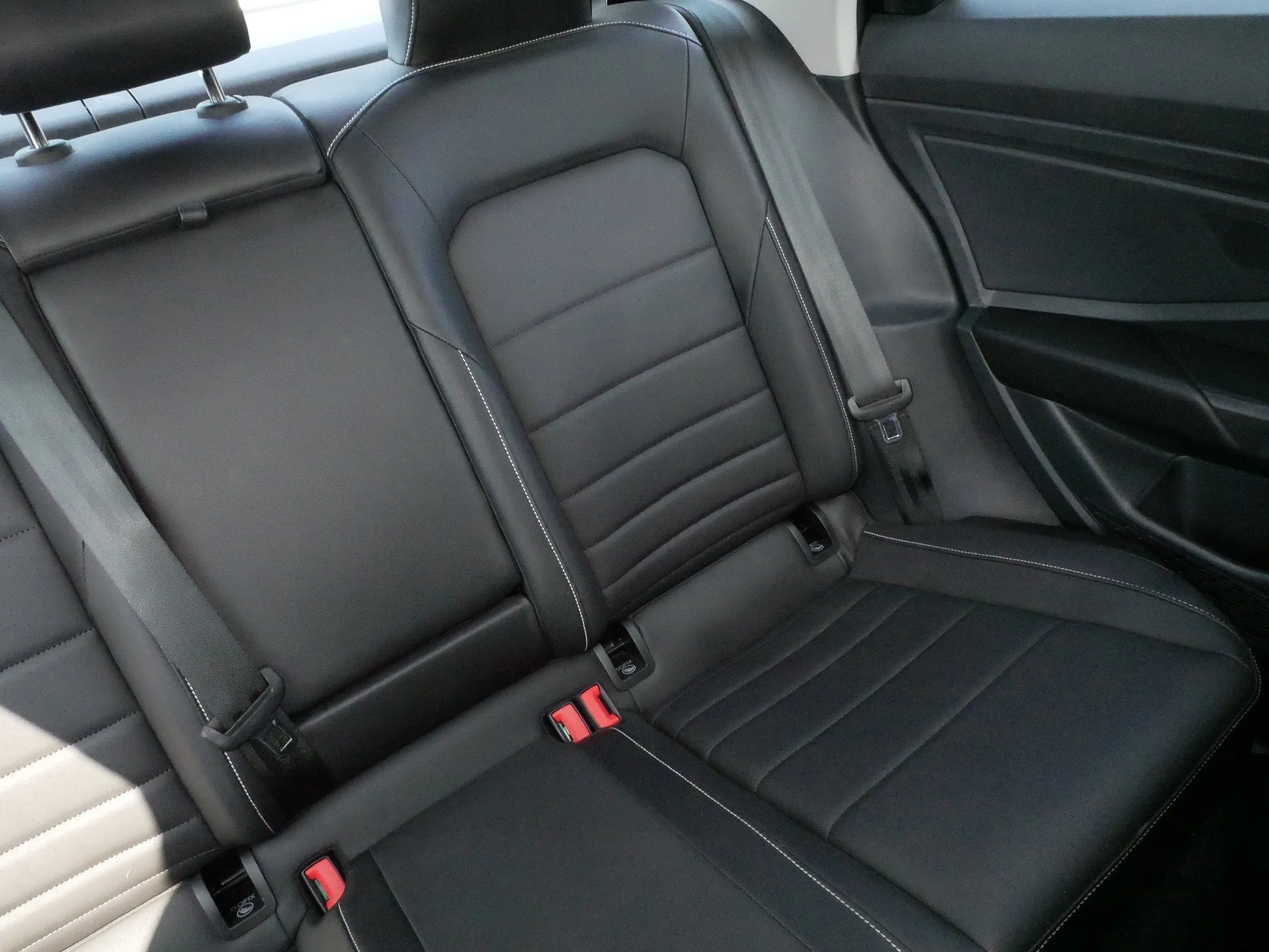 Certified Used 2023 DEEP BLACK PEARL EFFECT Volkswagen SE image 14