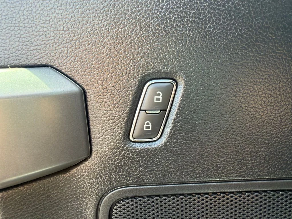 Used 2019 White Ford XLT image 29