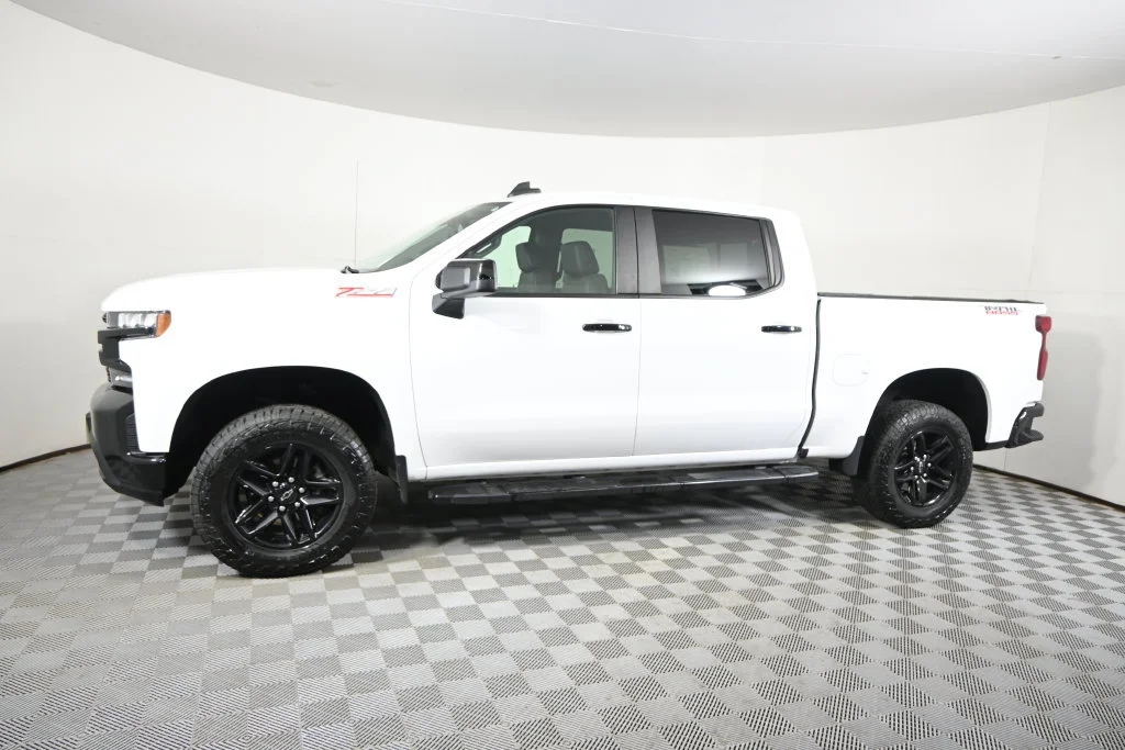 Used 2021 Chevrolet Silverado 1500 LT Trail Boss with VIN 1GCPYFED9MZ279696 for sale in Forest Lake, Minnesota