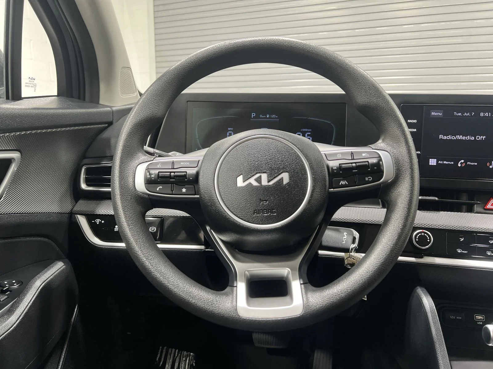 2024 Kia Sportage LX - Photo 14